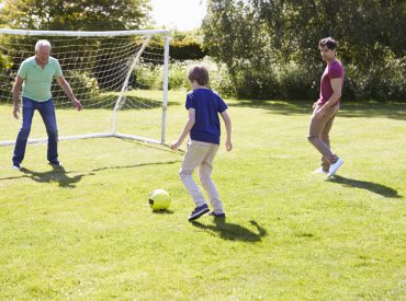 Hvorfor du burde have et fodboldmål i haven
