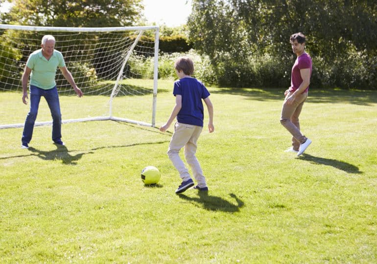 Hvorfor du burde have et fodboldmål i haven